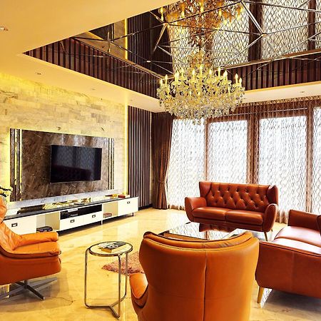 דירות העיר בנגלור The Pentouz On 100 Feet Road Indiranagar - An Urban Luxury Retreat מראה חיצוני תמונה