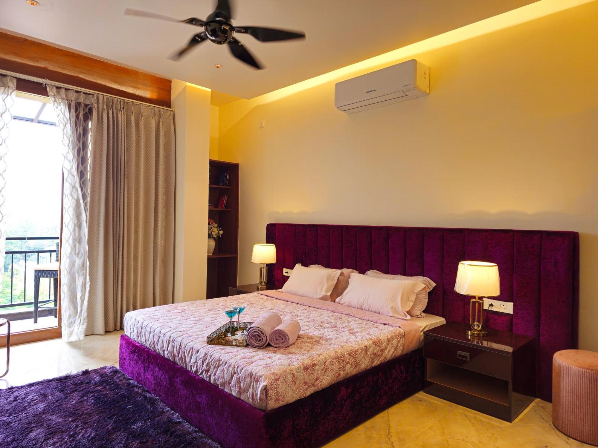 דירות העיר בנגלור The Pentouz On 100 Feet Road Indiranagar - An Urban Luxury Retreat מראה חיצוני תמונה