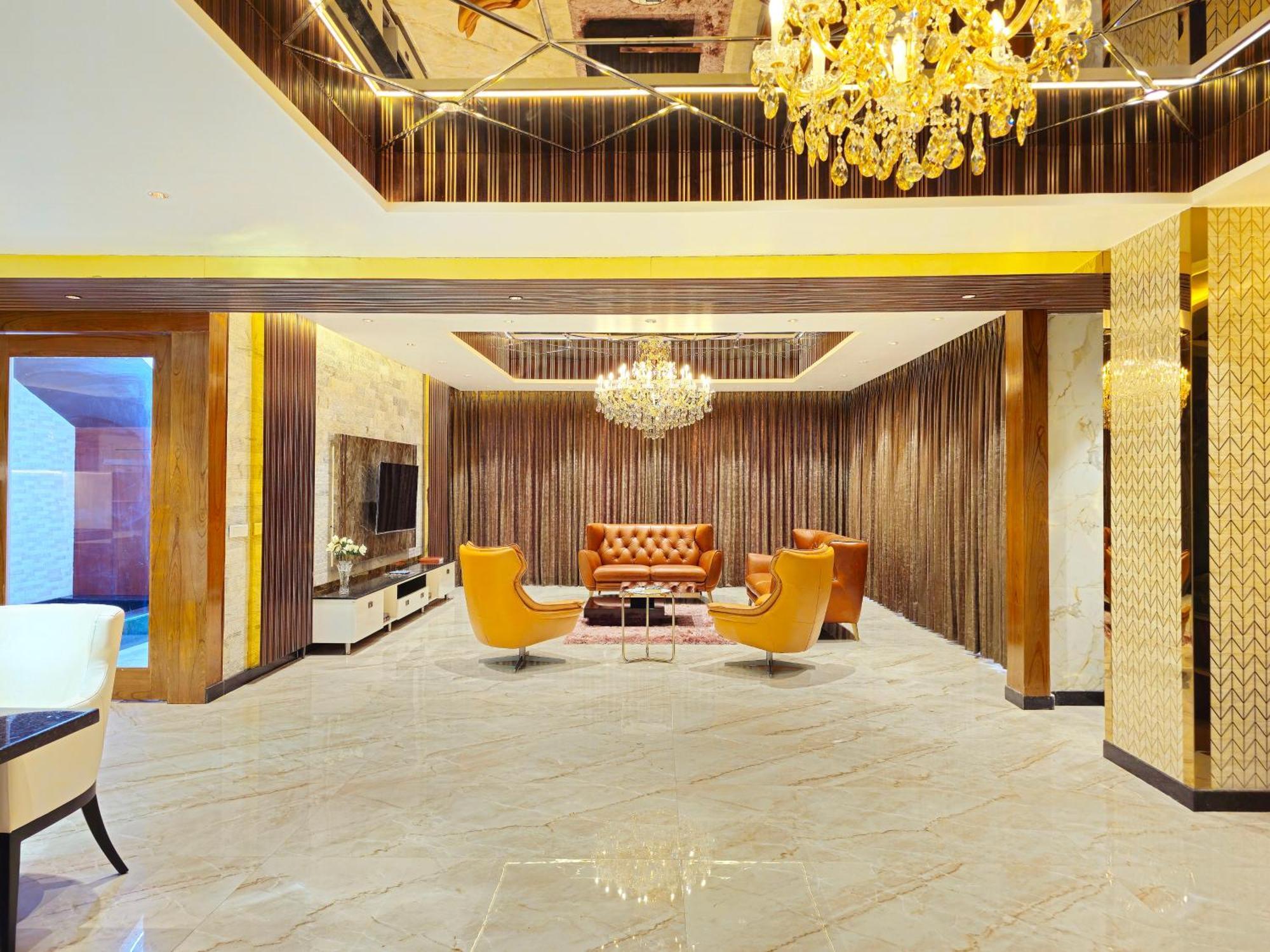 דירות העיר בנגלור The Pentouz On 100 Feet Road Indiranagar - An Urban Luxury Retreat מראה חיצוני תמונה