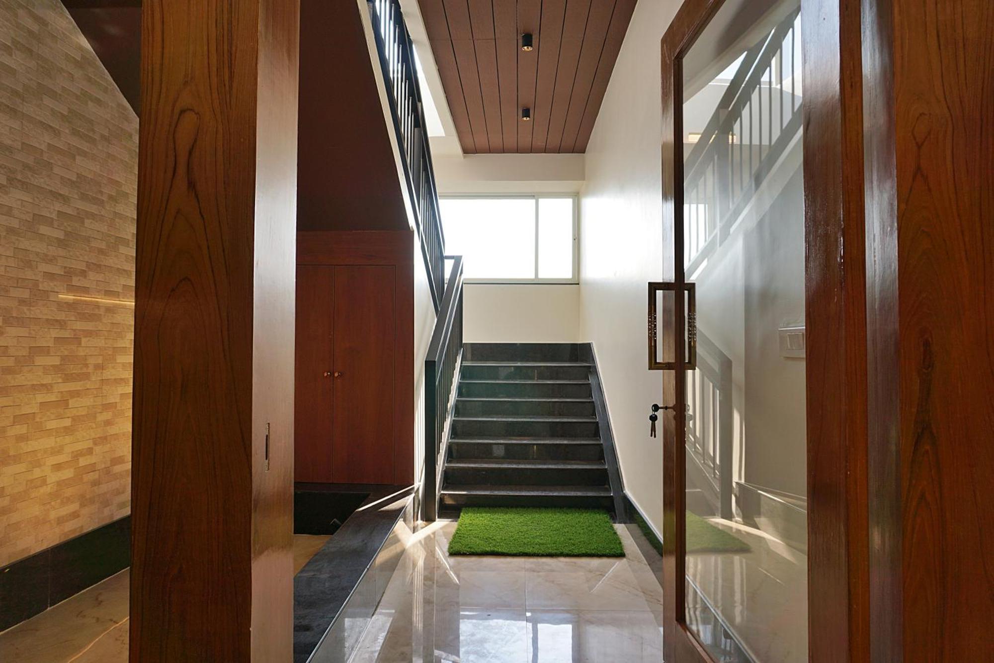 דירות העיר בנגלור The Pentouz On 100 Feet Road Indiranagar - An Urban Luxury Retreat מראה חיצוני תמונה