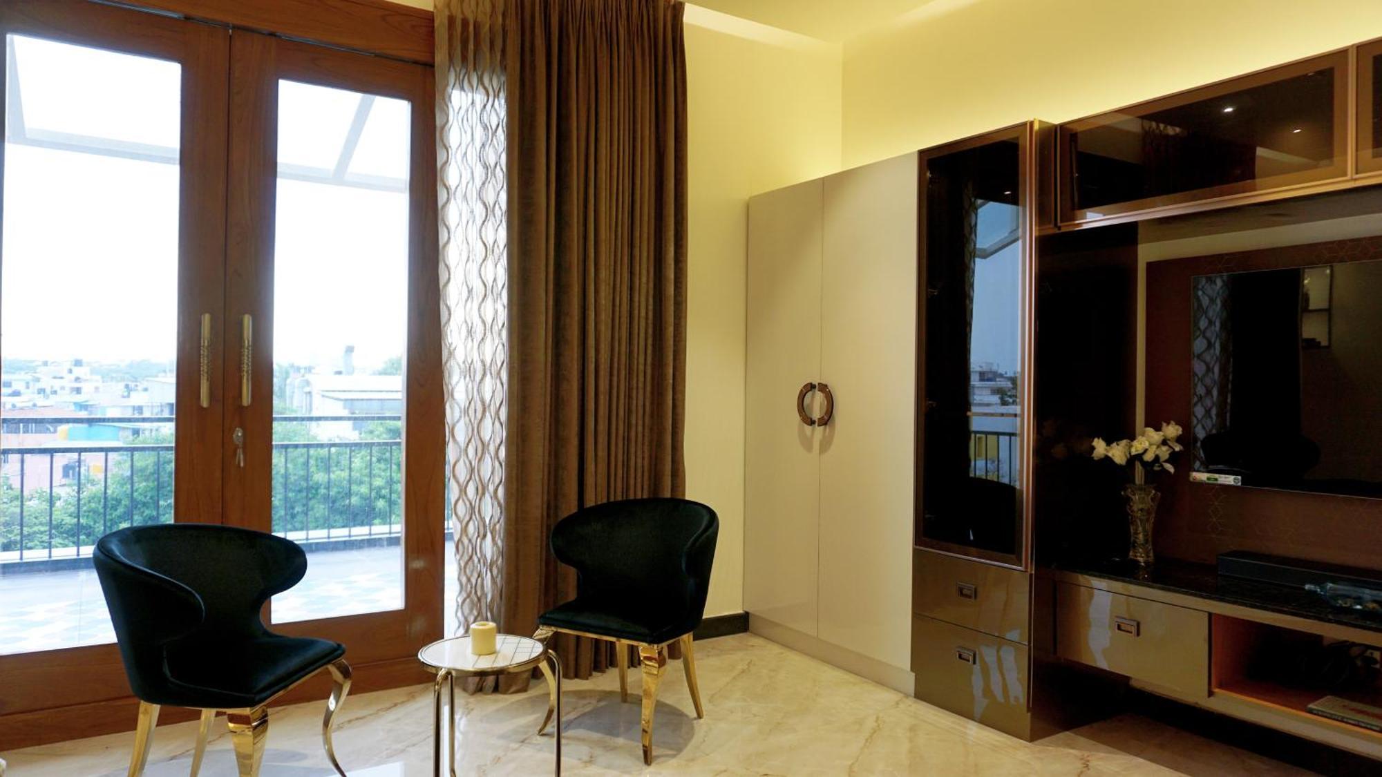 דירות העיר בנגלור The Pentouz On 100 Feet Road Indiranagar - An Urban Luxury Retreat מראה חיצוני תמונה