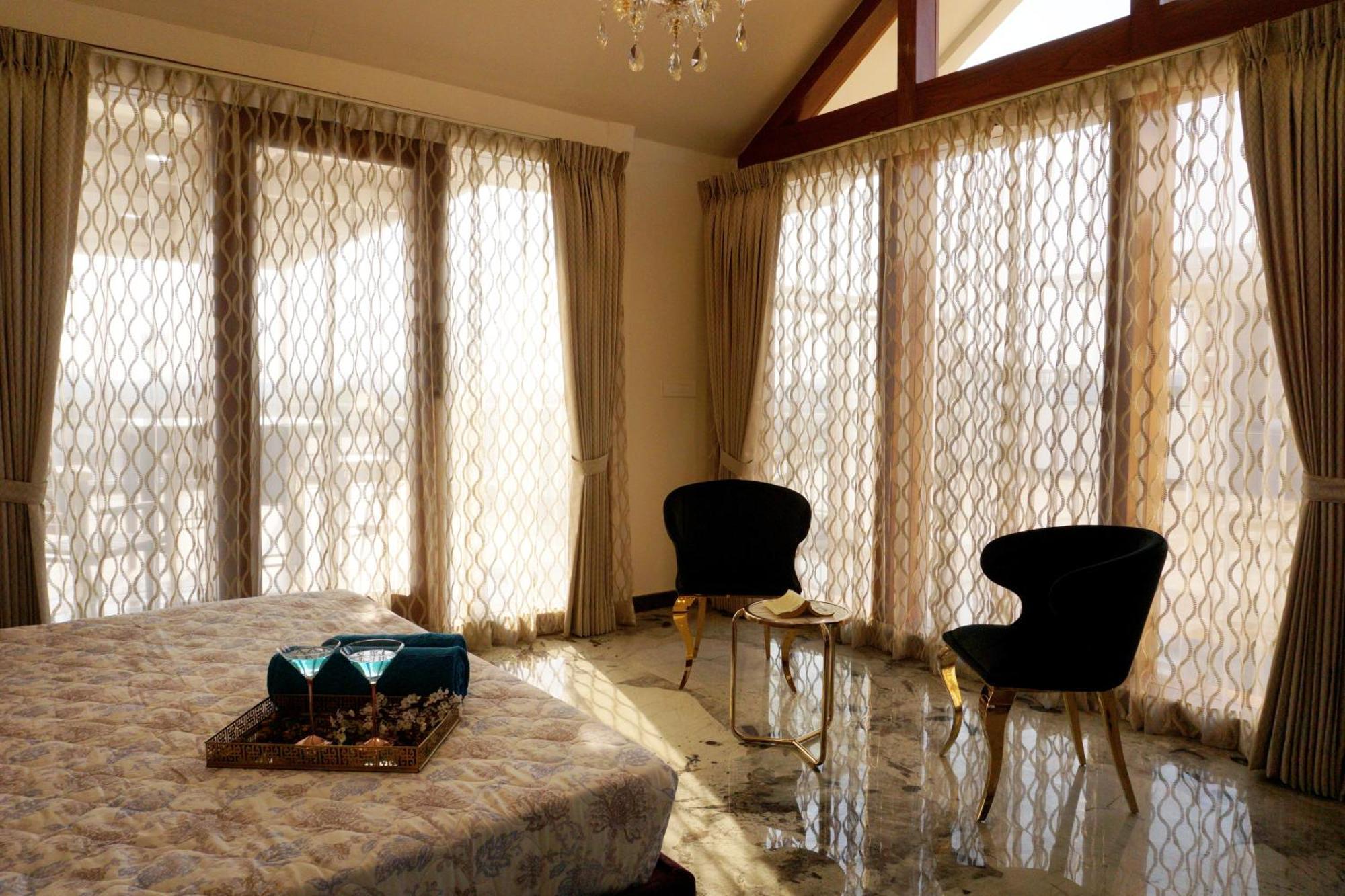 דירות העיר בנגלור The Pentouz On 100 Feet Road Indiranagar - An Urban Luxury Retreat מראה חיצוני תמונה